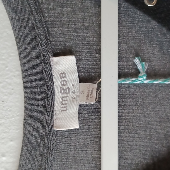 NWT Umgee Gray/Black Top Size S - Picture 2 of 7